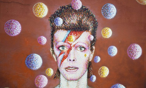 David Bowie: anche il mondo cristiano saluta l'uomo delle stelle